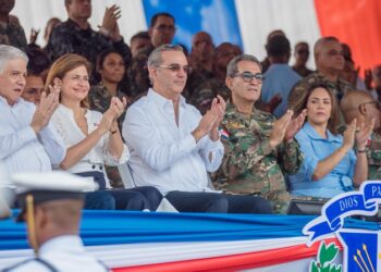 Abinader encabeza desfile en conmemoración del 180 aniversario de la batalla del 30 de Marzo