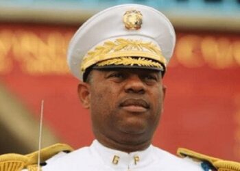 Tribunal mantiene prisión domiciliaria al general Boanerges Reyes, y la varía coerción al capitán Mata Flores