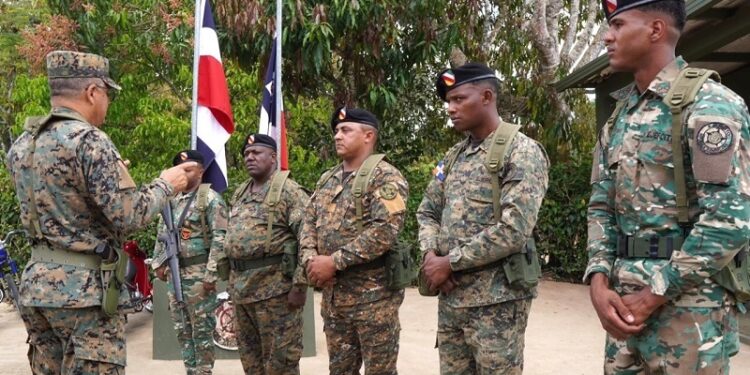 Comandante del Ejército recorre frontera para supervisar labores