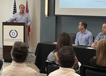 Partido Demócrata celebra conversatorio  previo a primaria presidencial de EEUU