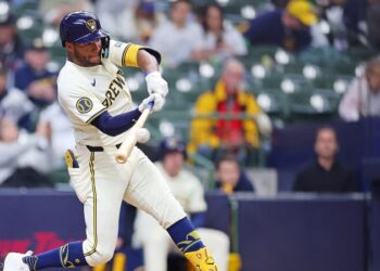 Chourio supera a Miguel como el venezolano más joven en dar HR en MLB