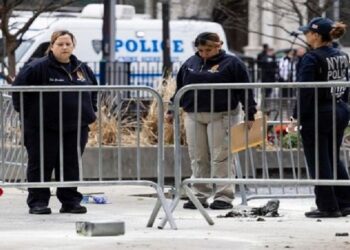 Hombre se prende fuego ante tribunal que juzga a Donald Trump en EEUU