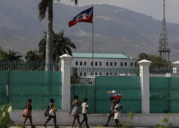 Hombres armados atacan el Palacio Nacional de Haití