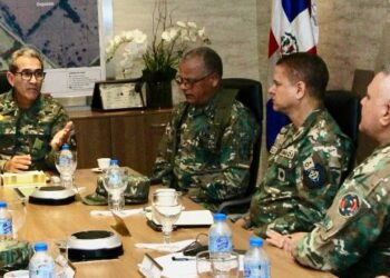 Autoridades Civiles y Militares unen esfuerzo para combatir incendios forestales