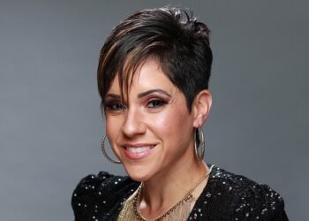 Izis La Enfermera de la Salsa lanza video musical titulado «Amazing Grace»