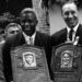 ¿Por qué Jackie Robinson tiene dos placas del Salón de la Fama?
