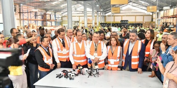 JCE inicia elaboración de 1.566 kits electorales para el exterior y el clonado de los EDET