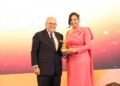 Reconocen al doctor Feris Iglesias por su trayectoria en Premios Vive Sano