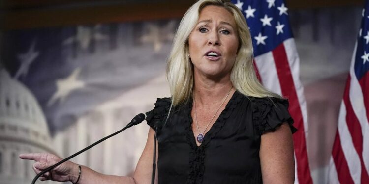 La CIA dirige una guerra contra Rusia en Ucrania, acusa legisladora de EEUU