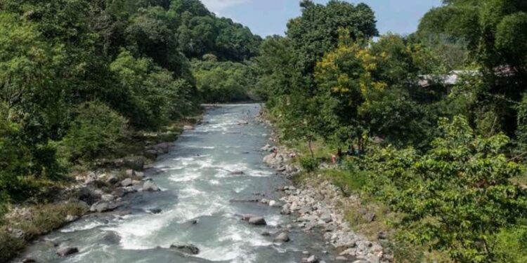 Proedemaren paraliza operaciones ilegales de granceras en la margen del río Yuna en Maimón