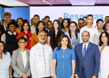 Voluntariado Banreservas convoca estudiantes meritorios de escuelas públicas a concursar por becas universitarias