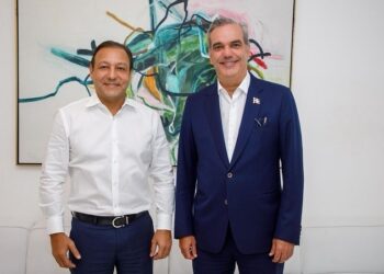 Abel Martínez se reúne con el presidente Abinader