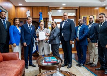 Laboratorio del Inacif recibe acreditación de estudios balísticos