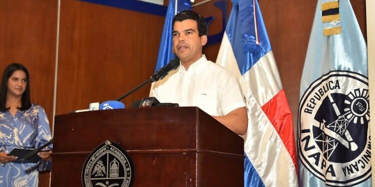 Wellington Arnaud garantiza sistema de alcantarillado en Higüey