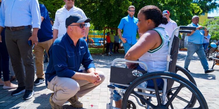 Gobierno lleva ayudas a familias afectadas por las lluvias en Nagua, Las Galeras, Veragua e Imbert
