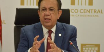 Valdez Albizu recibe a funcionarios de Morgan Stanley y otros inversionistas internacionales