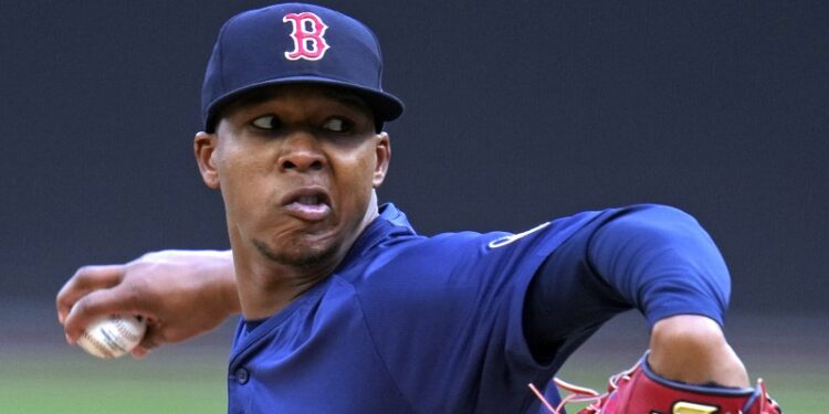 Medias Rojas activaron al abridor dominicano Brayan Bello