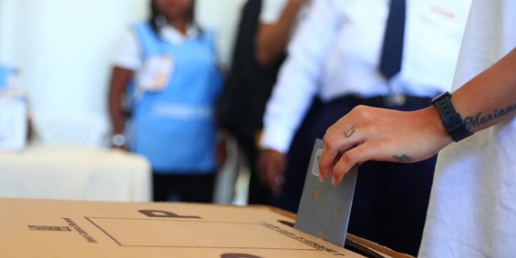 JCE y PGR dan apertura a votaciones en 21 recintos penitenciaros