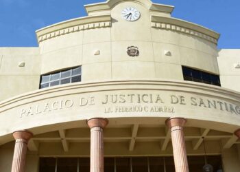Arrestan y solicitan prisión contra dos hombres por estafa usurpando identidad del titular de Fiscalía de Santiago