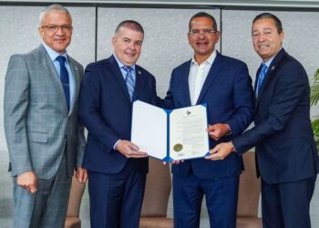 Gobierno reconoce al personal de emergencias