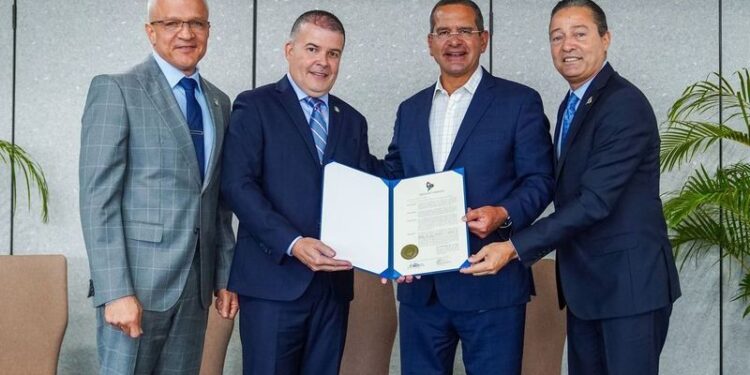 Gobierno reconoce al personal de emergencias