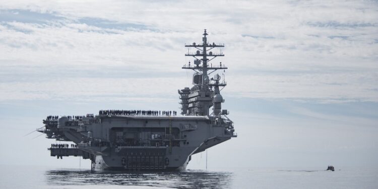 Los hutíes atacan con misiles un portaviones nuclear estadounidense