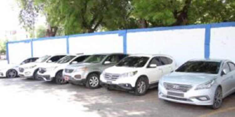 Policía desmantela banda que robaba vehículos, ocupan seis automóviles de distintas marcas y modelos
