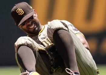 Bogaerts estaría fuera un tiempo significativo por una fractura en el hombro
