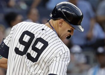 Judge fuera de la alineación de Yankees un día después del bolazo en la mano