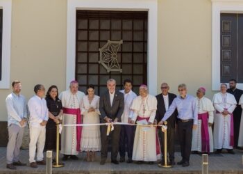 Presidente Abinader y David Collado entregan remozado el museo de la Catedral en Ciudad Colonial