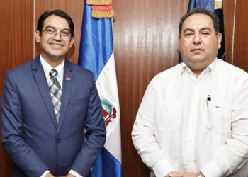 Juramentan a Bernardo Antonio Hilario Reyes como director Servicio Regional de Salud Norcentral