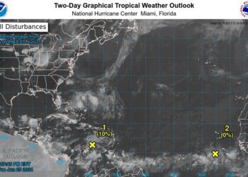 Onda tropical sobre el sureste del Mar Caribe produce aguaceros