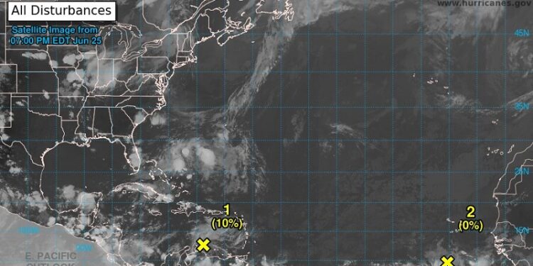 Onda tropical sobre el sureste del Mar Caribe produce aguaceros