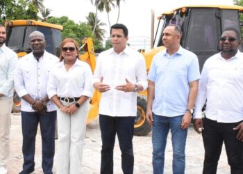 Turismo continúa con la intervención en Guayacanes para fortalecer ese destino