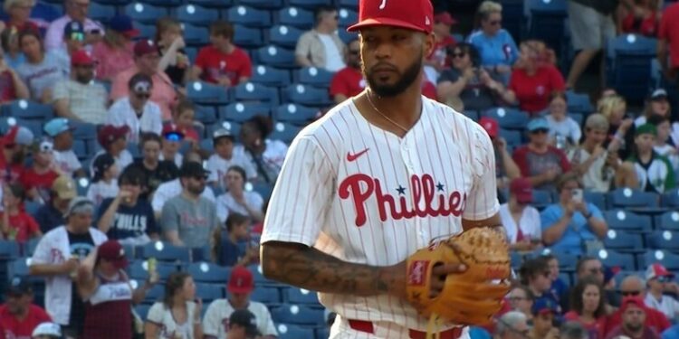 Cristopher Sánchez acuerda extensión de contrato por cuatro años con los Filis