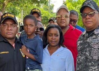 Policía entrega a sus padres niño reportado como secuestrado en Bánica, Elías Piña