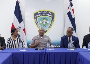 Director de la Policía se reúne con representantes de equipos de seguridad de bancos