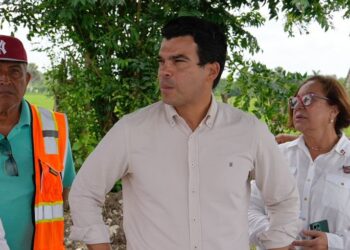 Director de Inapa y contratistas pasan balance a construcción alcantarillado sanitario Licey al Medio