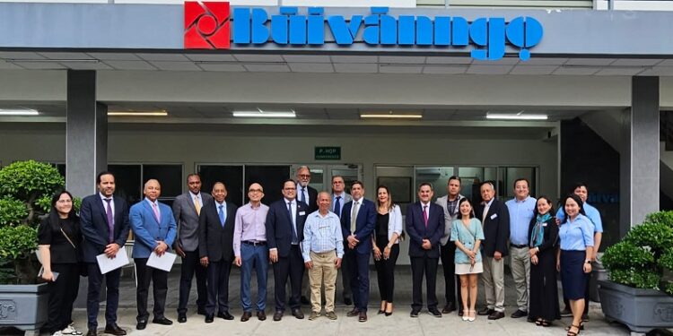 Ministro Agricultura Limber Cruz realiza visita técnica a Vietnam y a China