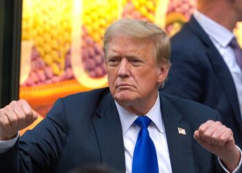 Trump le promete a Khabib detener el conflicto en Ucrania