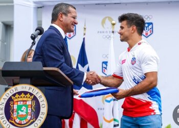 Gobernador abandera delegación que representará a Puerto Rico en Juegos Olímpicos que se celebrarán en París