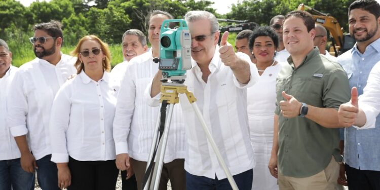 Abinader deja iniciados trabajos de construcción del hospital traumatológico de San Cristóbal