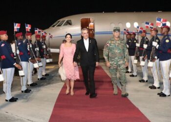Presidente Abinader regresa de Panamá