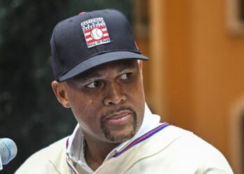 Se acerca el momento de Adrián, con el apoyo esperado de R.D.