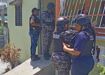 Policía desmantela múltiples puntos de venta de droga y confiscan sustancias ilícitas