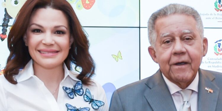 Voluntariado Banreservas presenta en Madrid el libro infantil «El poder de las Mariposas»