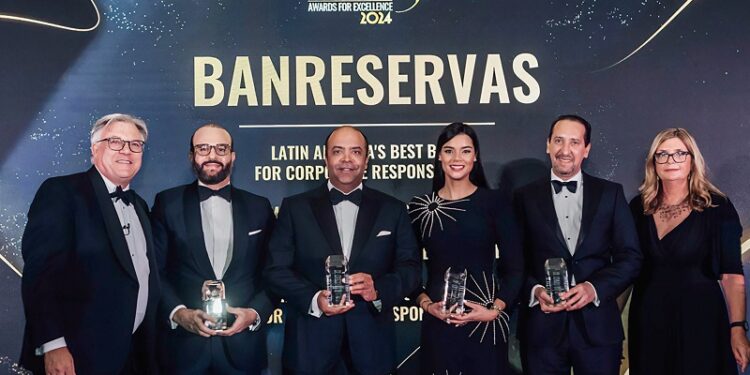 Banreservas recibe cuatro premios otorgados por Euromoney