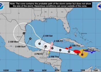 Huracán Beryl se aleja del territorio dominicano, siguen condiciones marítimas adversas