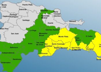 Veinte provincias en alerta por incidencia de onda tropical y vaguada