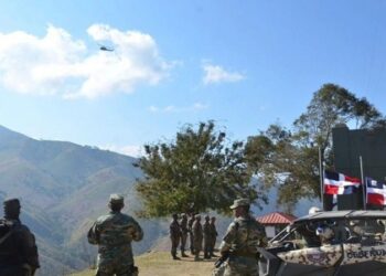 Ministro de Defensa recorre de norte a sur frontera dominico-haitiana